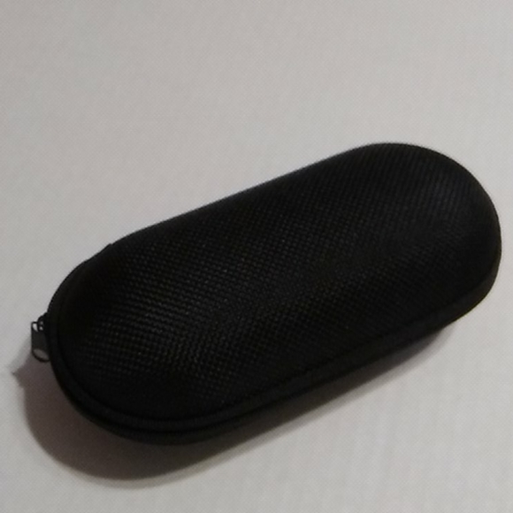 Nwt Black & White Sunglasses & Case - Picture 8 of 10